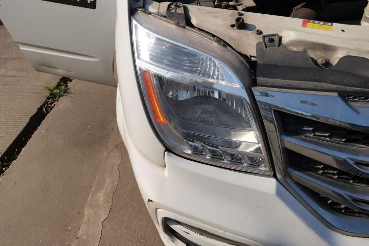 Used SAIC MAXUS Xintu V80 2020 2.0T AMT PLUS City Edition Short Wheelbase Ultra-Low Roof 5/6-Seater
