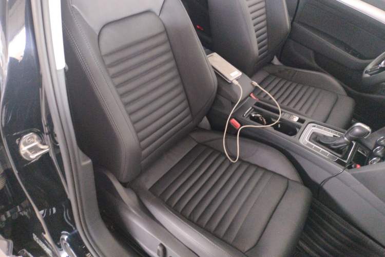 Used Volkswagen Magotan 2018 330TSI DSG Advanced Model Right Front Seat