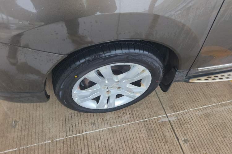 Used Peugeot 3008 2015 1.6THP Automatic Trend Edition Left Front Wheel Hub