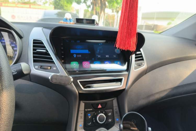 Used Hyundai Elantra (5th Generation / Langdong) 2016 1.6L Automatic Smart Version