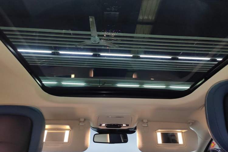 Used Lincoln Corsair 2022 2.0T Two-Wheel-Drive Alaska Glacier Limited Edition