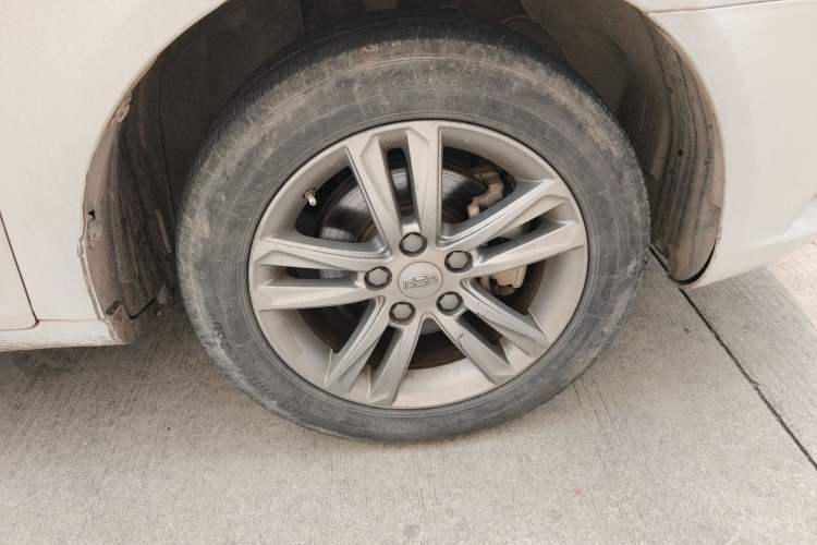 Used Geely Auto Emgrand 2017 Sedan Million Edition 1.5L Manual - Upward Version Right Front Wheel Hub