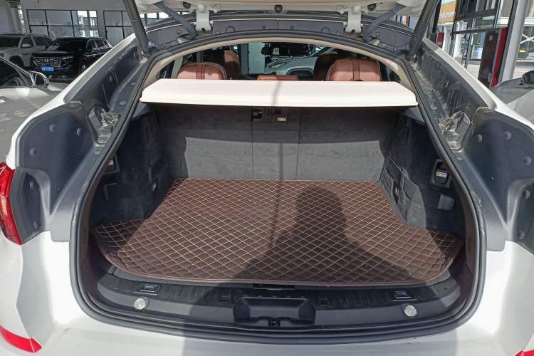 Used BMW 5 Series GT 2017 528i Leading Model
