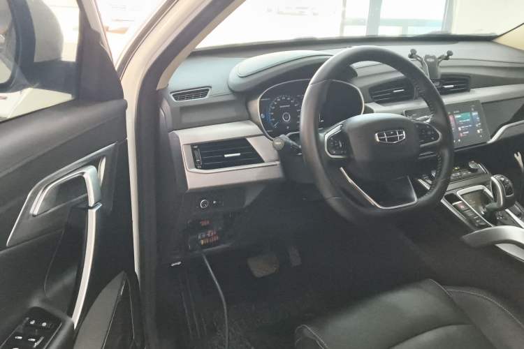 Used Geely Auto Emgrand X7 Sport 2021 Million Edition 1.8TD DCT Two-Wheel Drive Luxury Model
