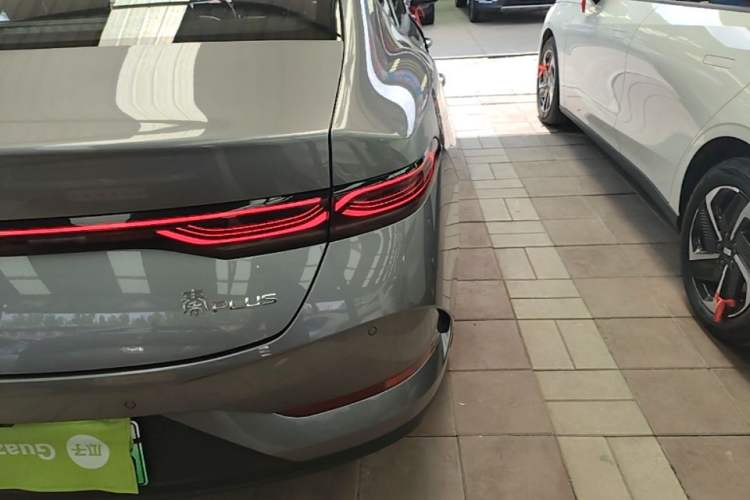 Used BYD Qin PLUS 2025 DM-i Smart Drive 55KM Leading Model

