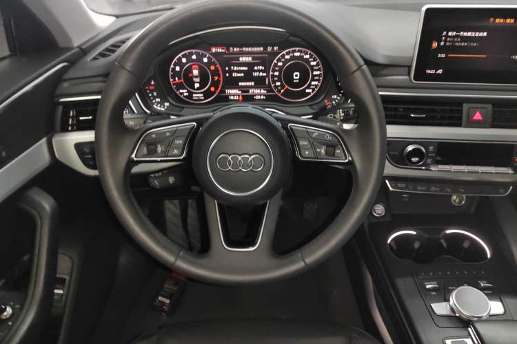 Used Audi A4L 2019 40 TFSI Fashion Edition China VI Emission Standard Steering Wheel