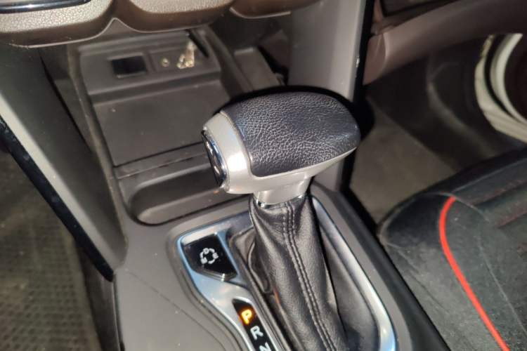 Used GAC Trumpchi GS4 2015 200T G-DCT Elite Edition Gear Lever