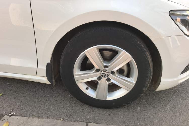 Used Volkswagen Lamando 2017 230TSI Manual Trend Edition
