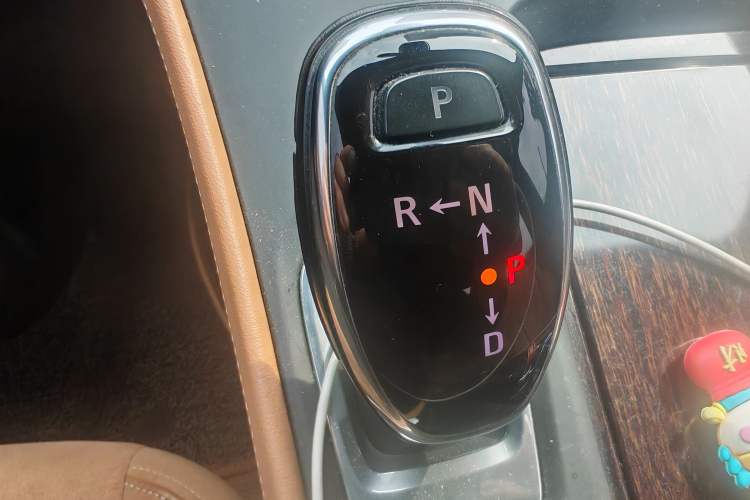 Used Buick LaCrosse 2016 20T Elite Edition Gear Lever