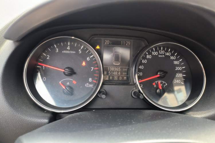 Used Nissan Qashqai 2012 2.0 XV LE CVT 2WD Odometer Close Up