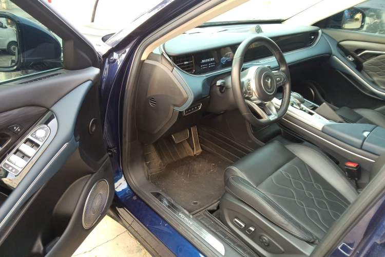 Used VOYAH FREE 2021 Four-Wheel Drive Standard Range-Extended Exclusive Luxury Package Driver Seat