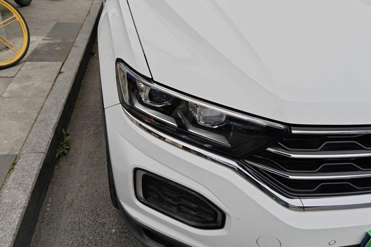 Used Volkswagen T-ROC 2019 280TSI DSG Two-Wheel-Drive Luxury Version China V Emission Standard Right Front Headlight