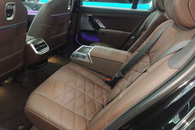 Used BMW 7 Series 2023 740Li Leading Model M Sport Package