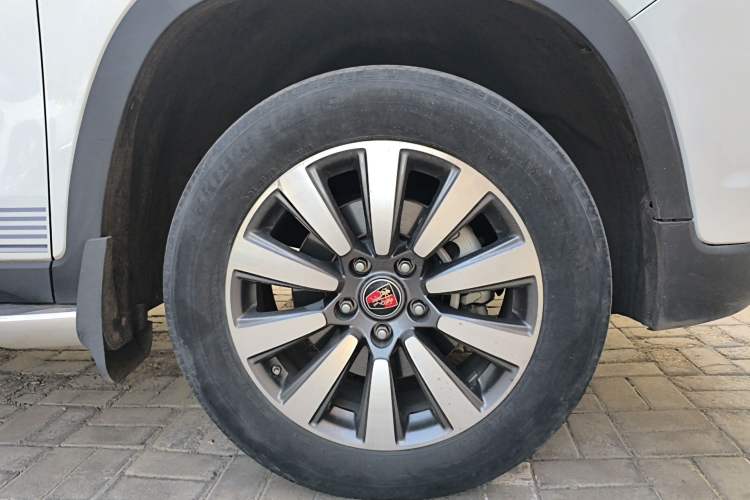 Used Roewe RX8 2018 30T Smart Connectivity Two-Wheel Drive Supreme Edition
