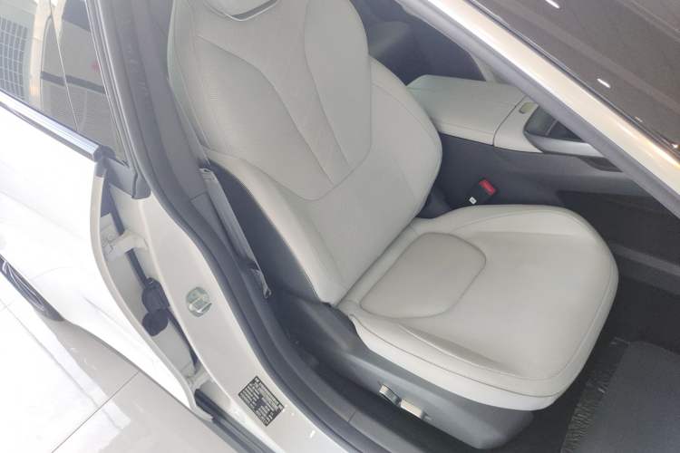 Used ARCFOX Alpha S5 2024 560MAX 185kW Right Front Seat