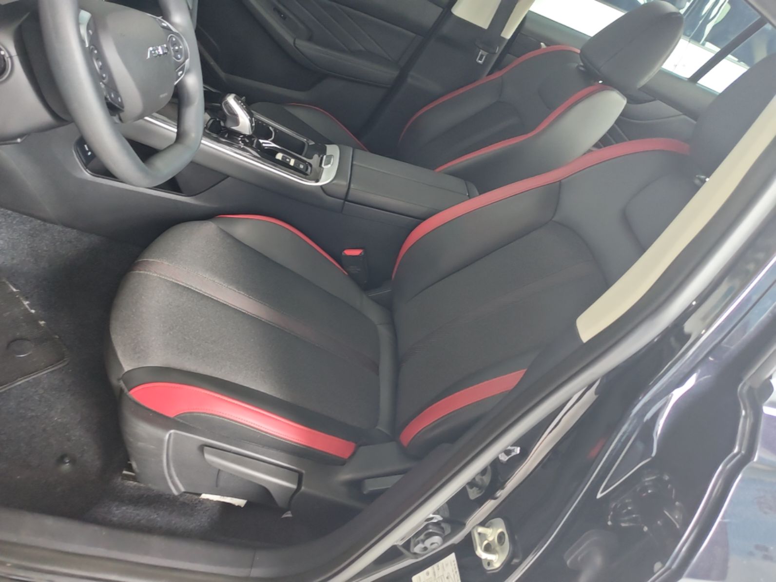 Dongfeng Aeolus Yixuan MAX 2024 1.5T Luxury Edition — снимка 17