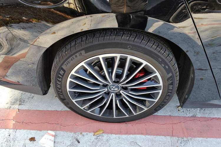 Used BYD Han 2025 EV with 701 km of Laser Radar-Enabled Intelligent Driving