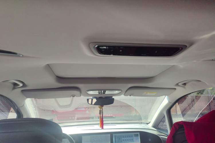 Used SAIC MAXUS G90 2022 2.0T Xingyun Seven-Seater Version
