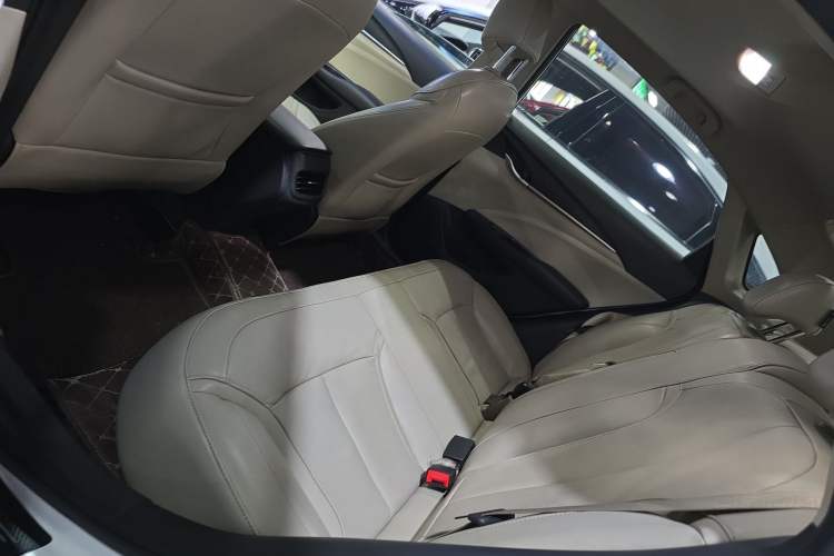 Used Buick GT 2018 15T Dual-Clutch Elite Model China V Standard Left Rear Seat