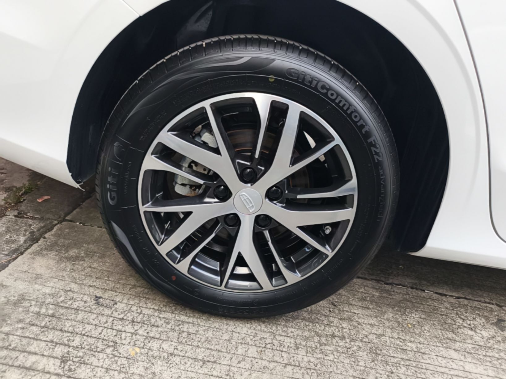 Geely Auto Emgrand 2025 4th Generation 1.5L CVT Longteng Edition — снимка 11