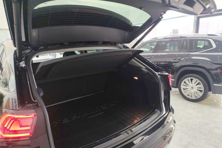 Used Volkswagen Teramont X 2024 380TSI Four-Wheel Drive Longxiang Edition Trunk