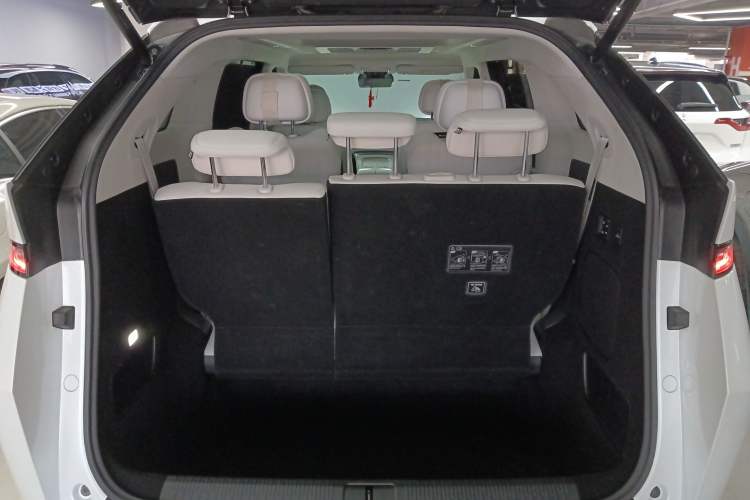 Used XPeng X9 2024 702 Ultra-Long Range Pro