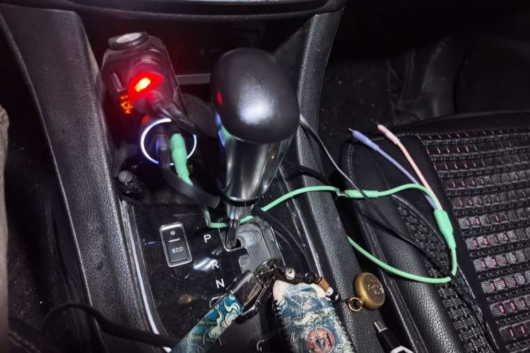 Used Dongfeng Aeolus AX5 2017 1.4T Automatic Fun Edition Gear Lever