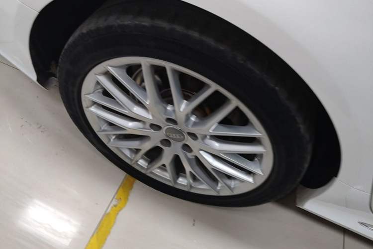 Used Audi A6L 2016 30 FSI Special Edition Right Rear Wheel Hub