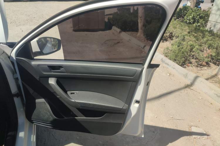 Used Volkswagen Santana 2016 1.6L Manual Fashion Edition
