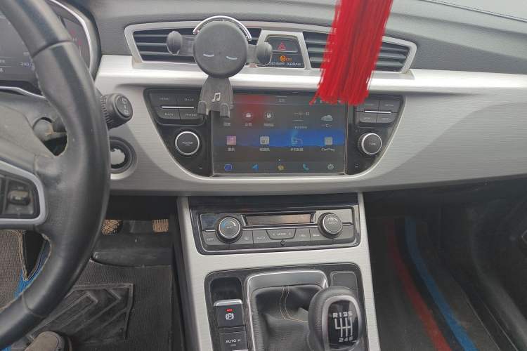 Used Geely Auto Emgrand X7 Sport 2016 2.0L Manual ZhiShang Version