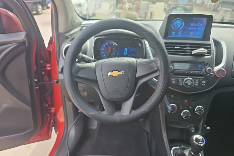 Used Chevrolet Trax 2016 1.4T Manual Two-Wheel Drive Comfort Version with Sunroof