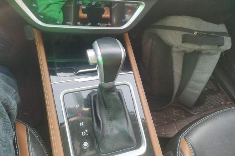 Used Zotye T300 2017 1.5T CVT Luxury Model Gear Lever