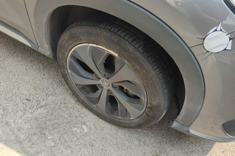 Used BYD Song PLUS New Energy 2021 DM-i 110KM Flagship PLUS Right Front Wheel Hub