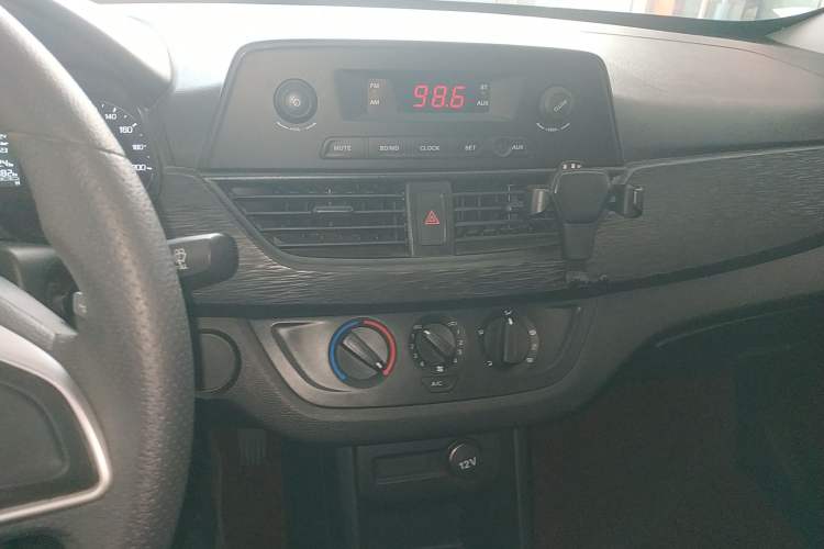 Used Baojun 310W 2020 1.5L Automatic Enjoyment Version China VI Emission Standard