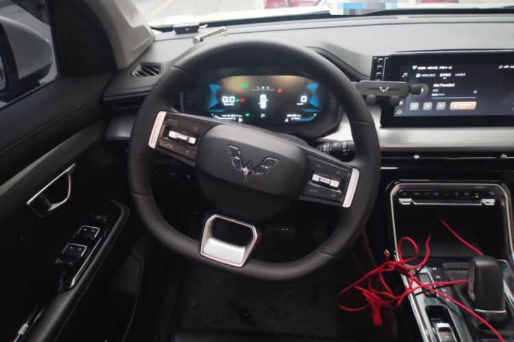 Used Wuling Asta 2022 2.0L DHT Electric-Speed Version
