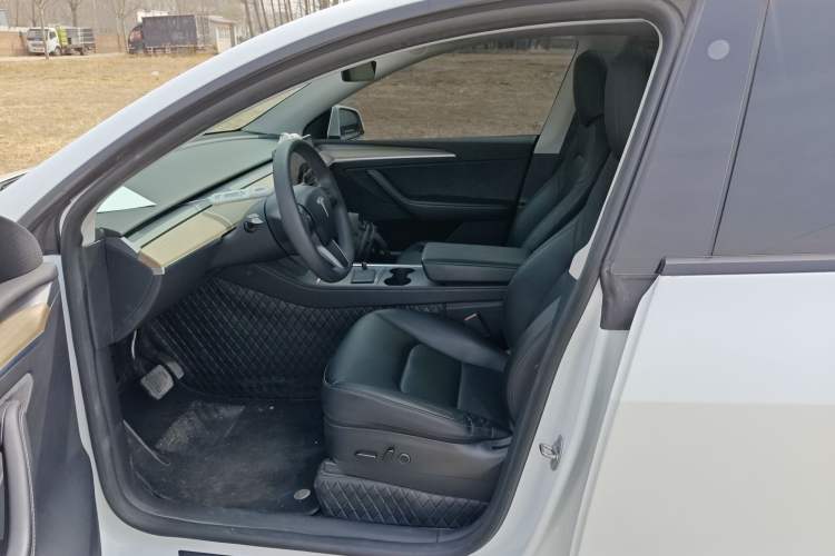 Used Tesla Model Y 2022 Rear-Wheel-Drive Version
