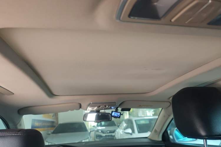 Used Geely Auto Emgrand GT 2015 1.8T Premium Model Headliner