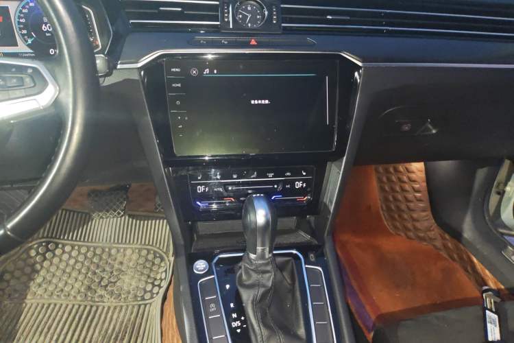 Used Volkswagen Magotan 2020 380TSI DSG Luxury Version Audio And AC Panel