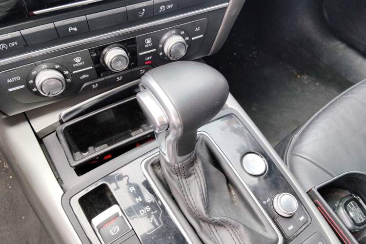 Used Audi A7 2013 30 FSI Standard Edition Gear Lever
