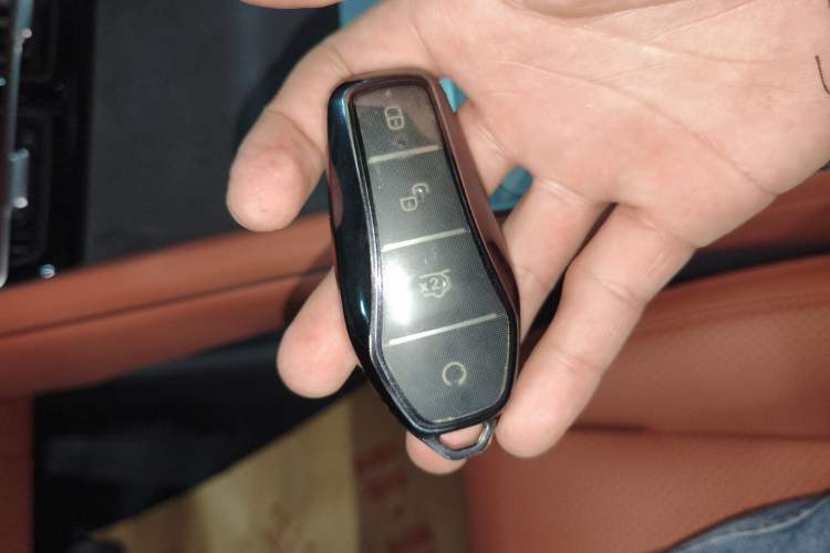 Used BYD Tang L 2025 DM 175KM Drone Player Edition
