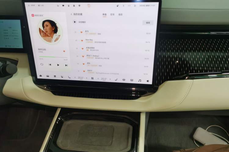 Used Zeekr 009 2024 7-Seater Walk-Through Version Four-Wheel Drive 108 kWh
