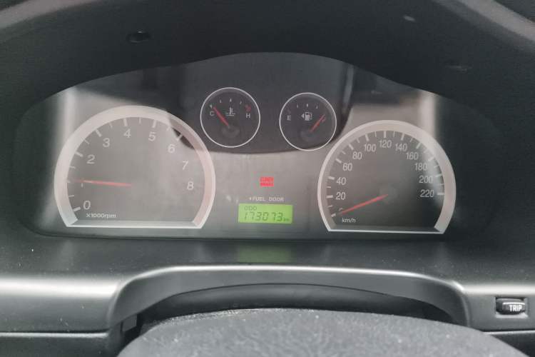 Used Huatai Santa Fe Classic 2015 2.0L Gasoline Manual Transmission Two-Wheel Drive Standard Version Instrument Cluster