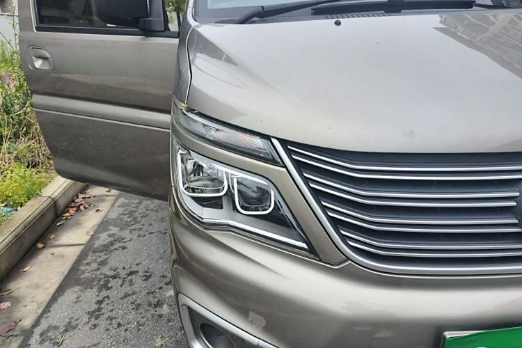 Used FORTHING Lingzhi 2020 M5L 1.6L Base Model 7 Seats Right Front Headlight