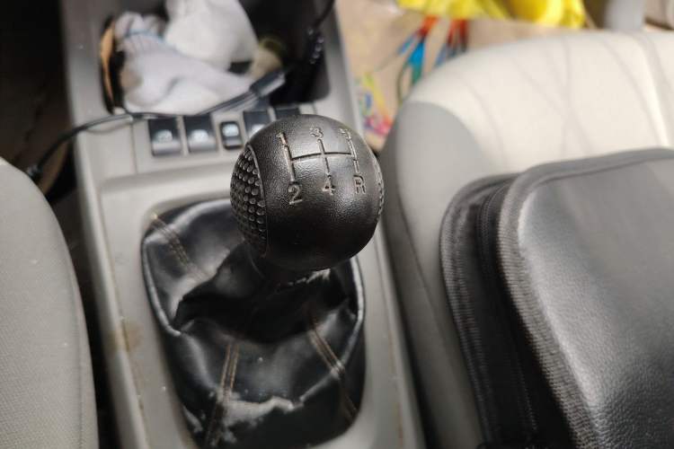 Used Chevrolet Sail 2013 Sedan 1.4L Manual - Youyi Happiness Edition Gear Lever