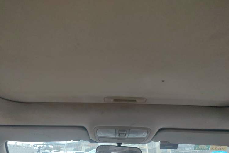 Used Hyundai Celesta 2011 1.6L Manual Luxury Model Headliner