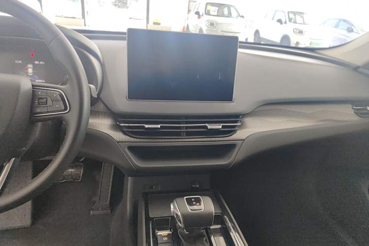 Used Hongqi E-QM5 2022 431 km Charge & Enjoy Edition