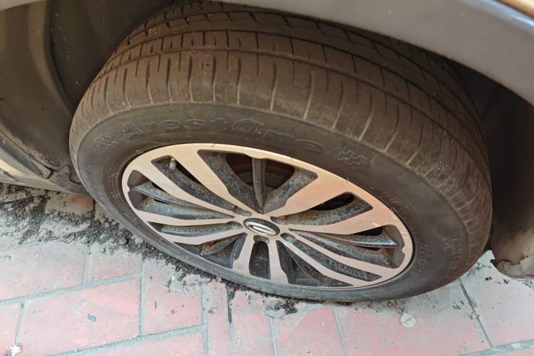 Used GAC Trumpchi GS4 2017 235T Automatic Two-Wheel Drive Luxury Smart Connectivity Version Right Front Wheel Hub