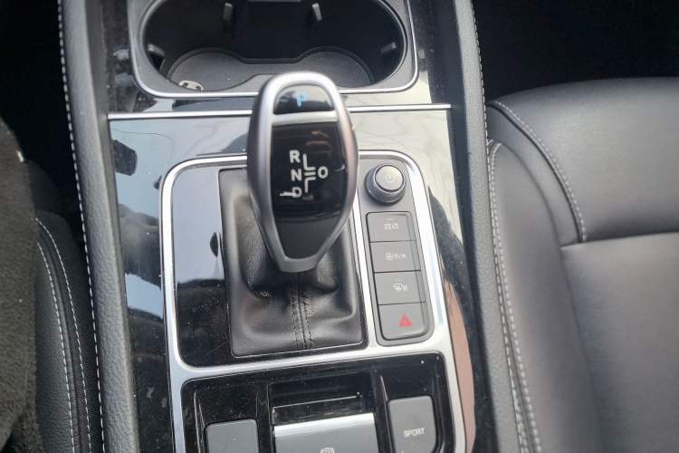 Used BYD Song MAX 2021 Upgraded Model 1.5T Automatic Luxury 6-Seater Gear Lever