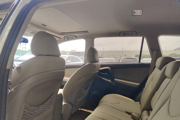 Used Toyota RAV4 2013 Special Edition 2.4L Automatic 4x4 Prestige Headliner