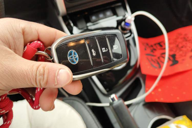 Used Toyota Corolla 2018 Dual-Engine 1.8L E-CVT Smart Edition